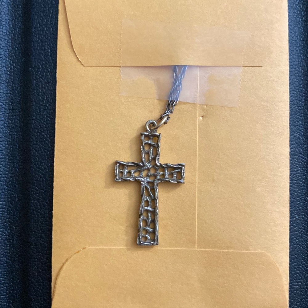 Cross pendant and chain